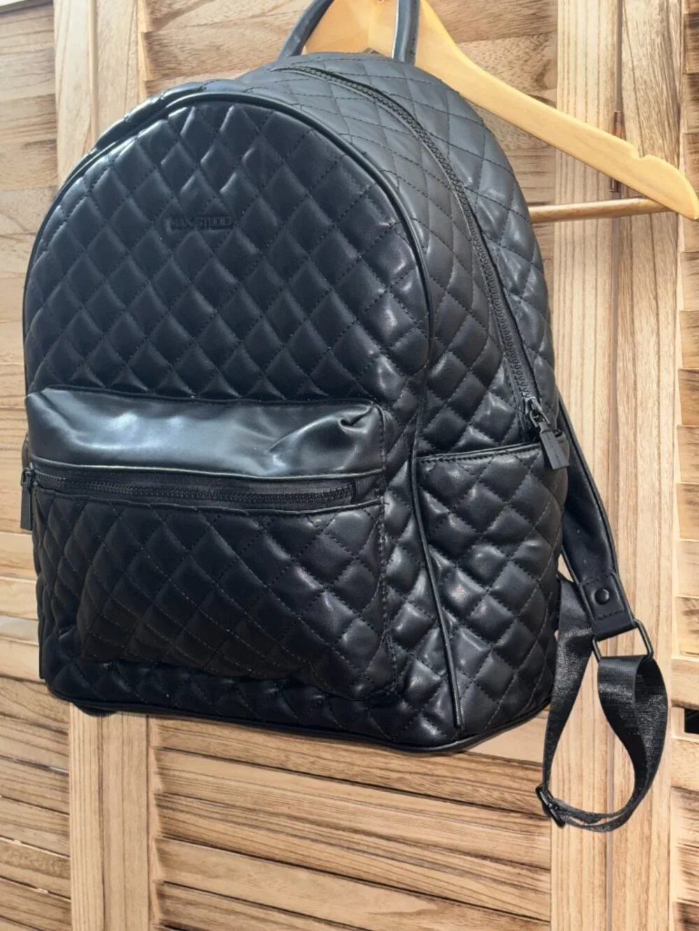 Max Studio sleek chic